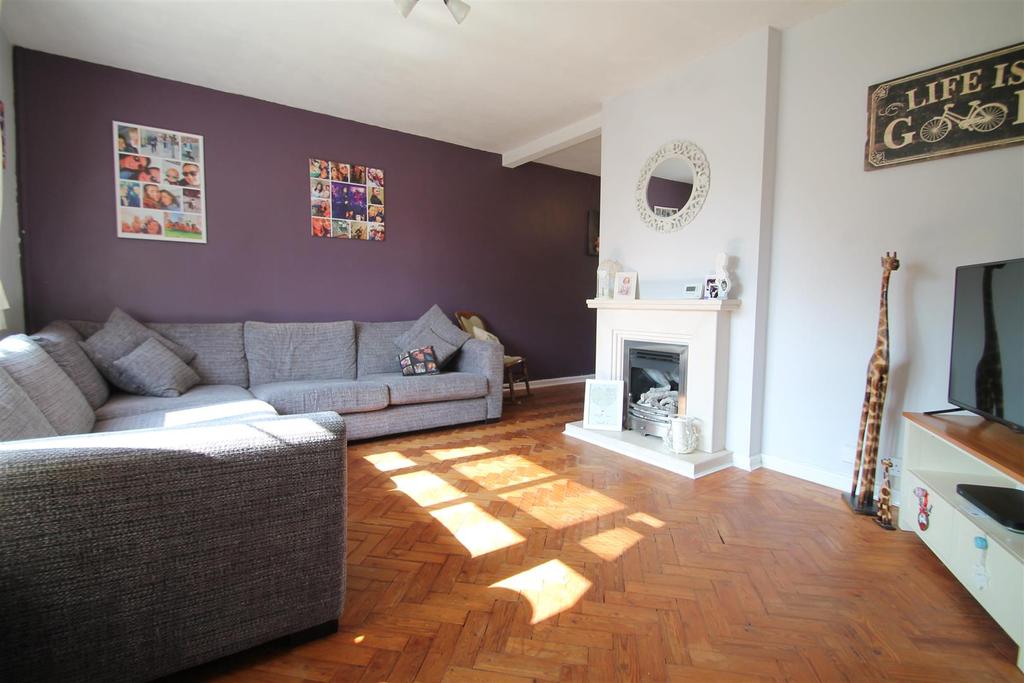 Ridgacre Lane, Quinton, Birmingham 3 bed house £850 pcm (£196 pw)