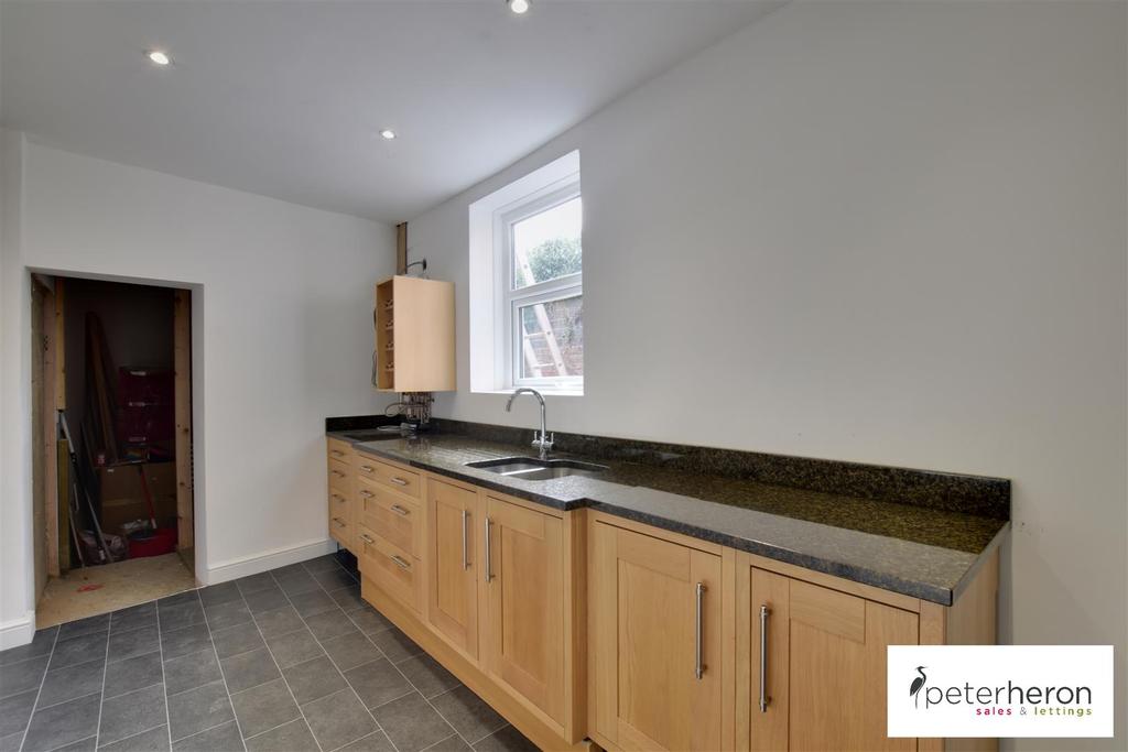 Ethel Terrace, Castletown, Sunderland 2 bed flat £525 pcm (£121 pw)