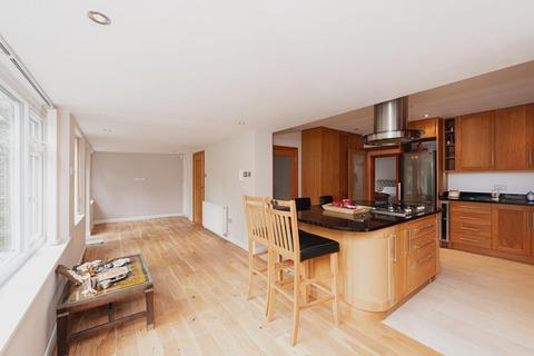 66a Reigate Road, Epsom, KT17 3DT