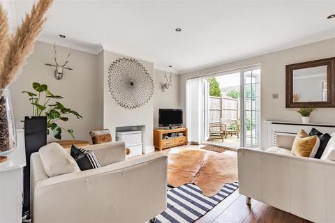 5 Dean Close, Windsor, SL4 4PL