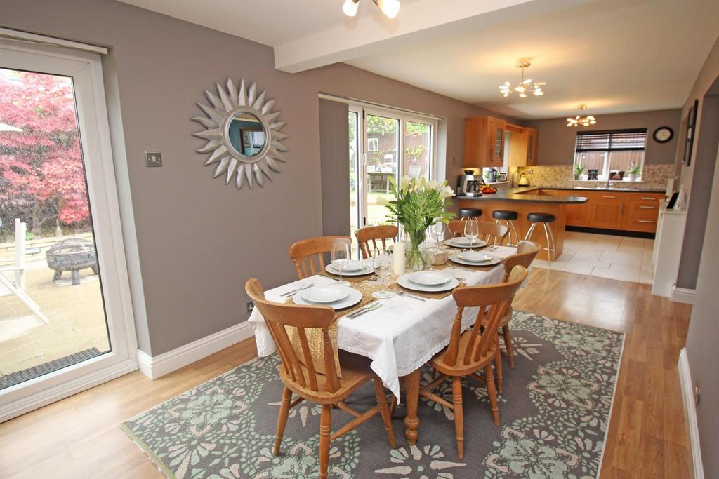 Trafford Close, Stevenage, SG1 3RY 4 bed detached house £750,000
