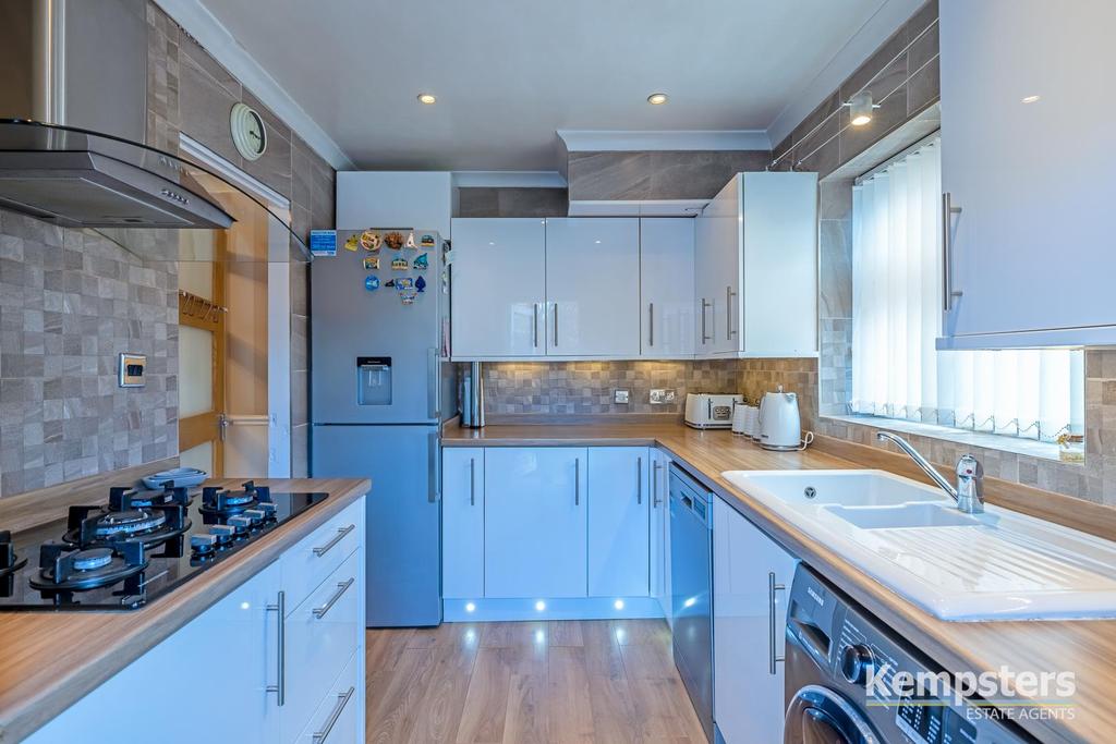 Kitchen 3.jpg