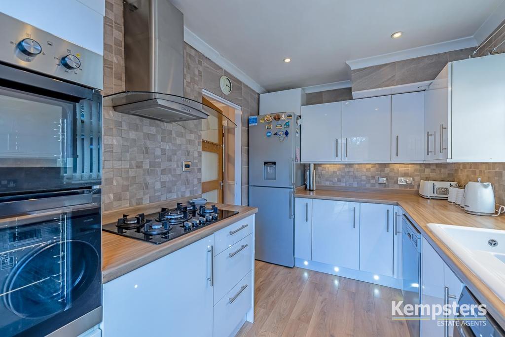 Kitchen 5.jpg