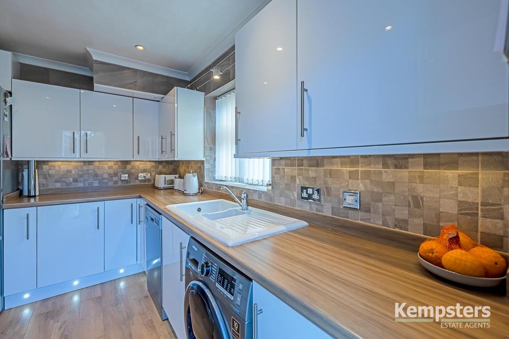 Kitchen 4.jpg
