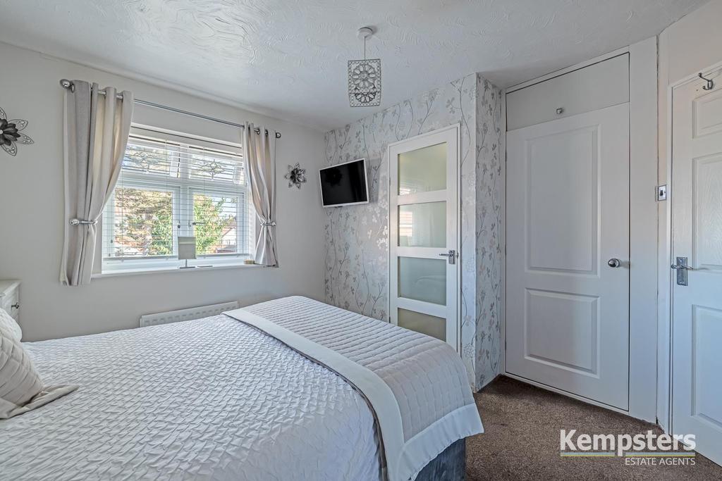 Bedroom 2 3rd.jpg
