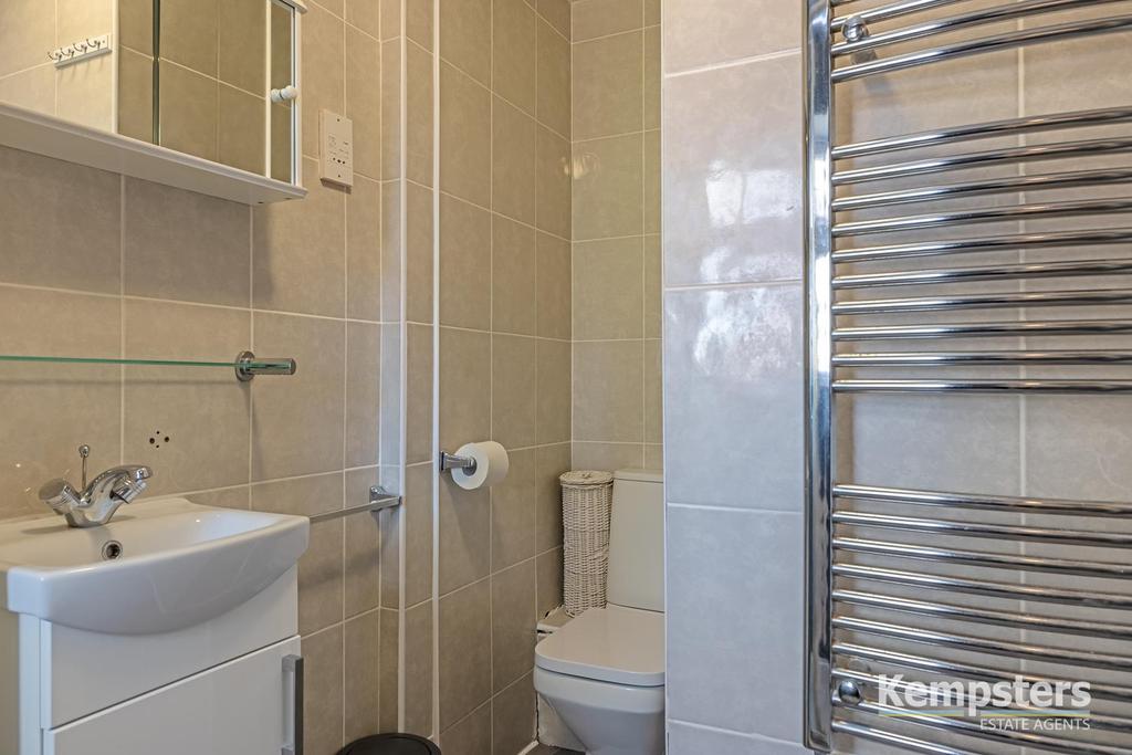 En Suite to 2 3rd.jpg