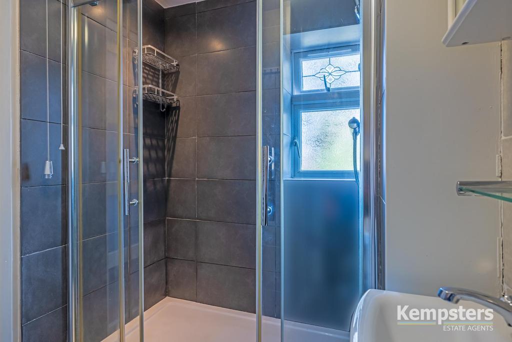 En Suite to 2 2nd.jpg