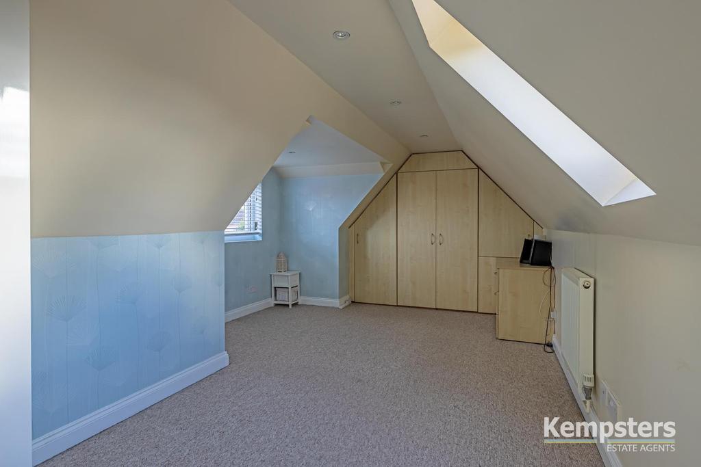 Bedroom 1.jpg