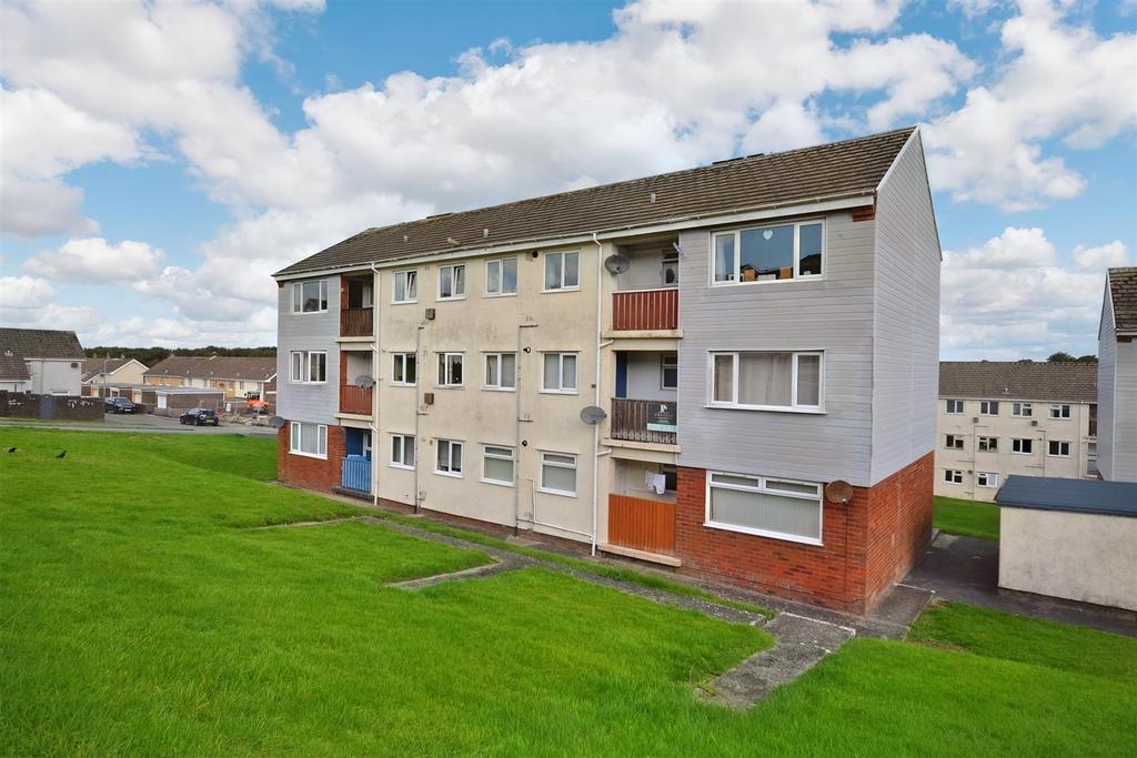 Curlew Close, Haverfordwest 2 bed apartment for sale £60,000