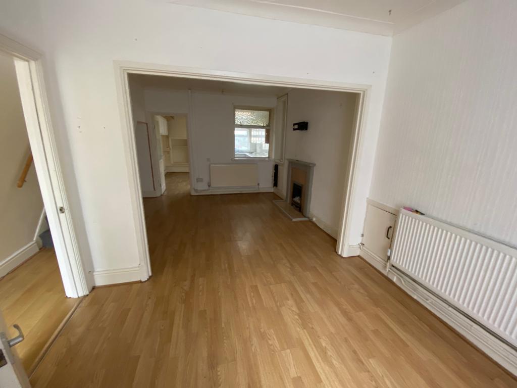 Lakefield Road, Llanelli 3 bed terraced house £99,950