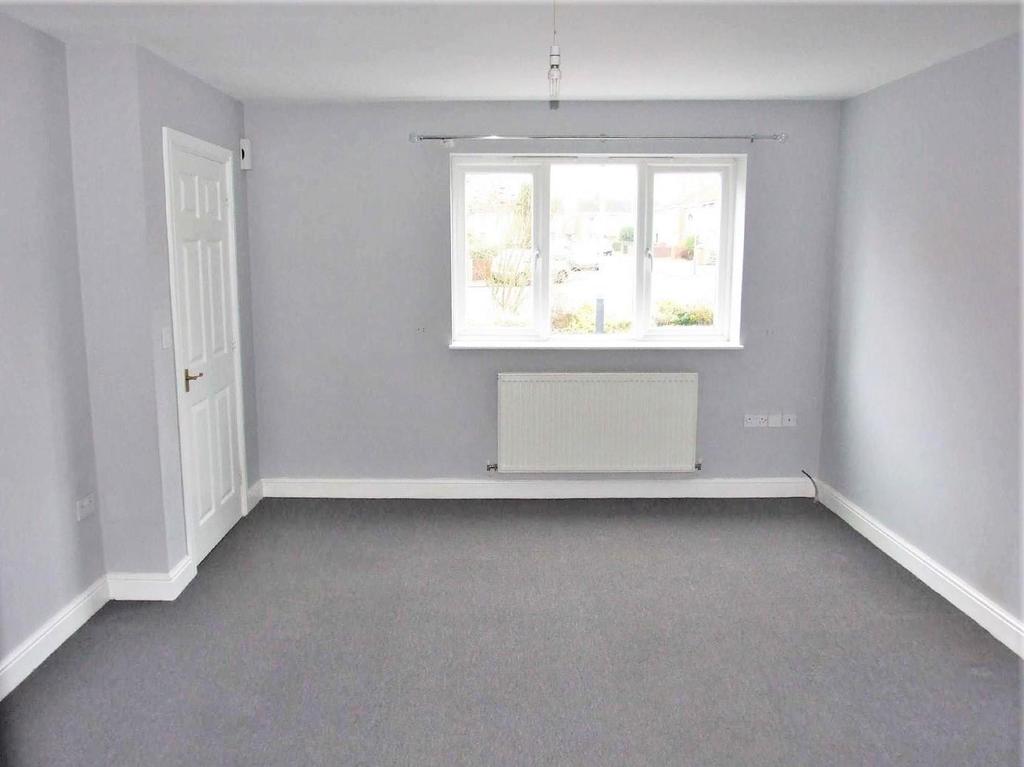 Doulton Court, Bedworth 3 bed terraced house £170,000