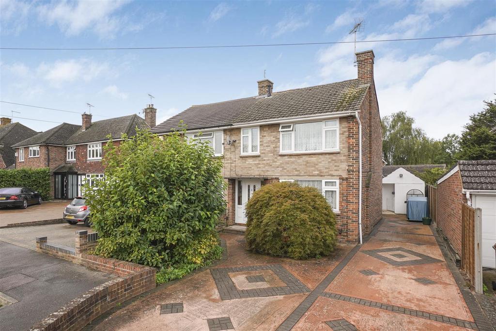 Chalfont Drive, Gillingham 4 bed house £465,000