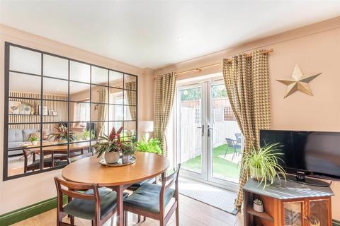 2b Hund Oak Drive, Hatfield, Doncaster, DN7 6RL