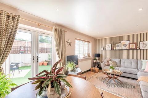 2b Hund Oak Drive, Hatfield, Doncaster, DN7 6RL