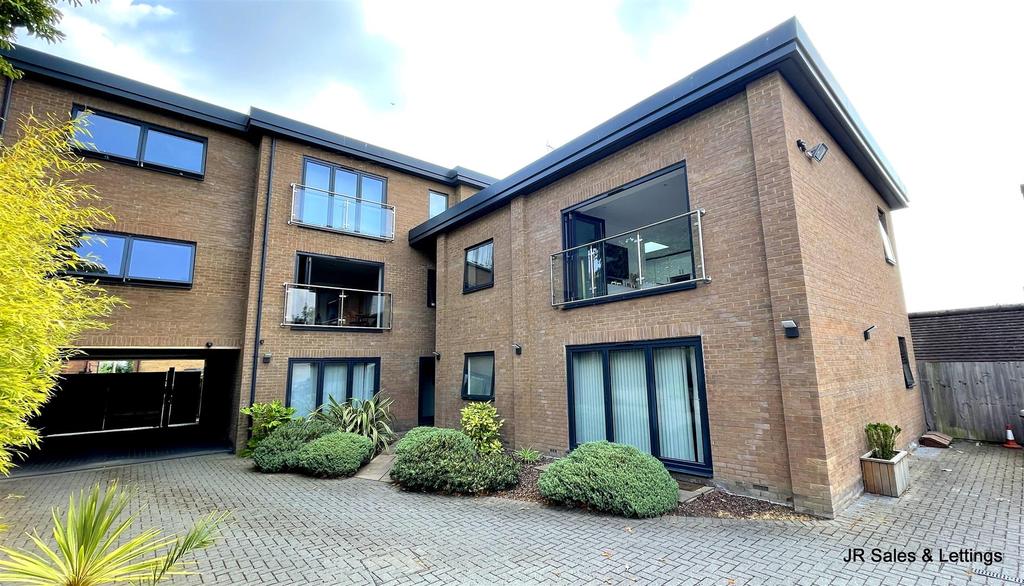 Mansfield Place, Cuffley 1 bed flat for sale £359,995