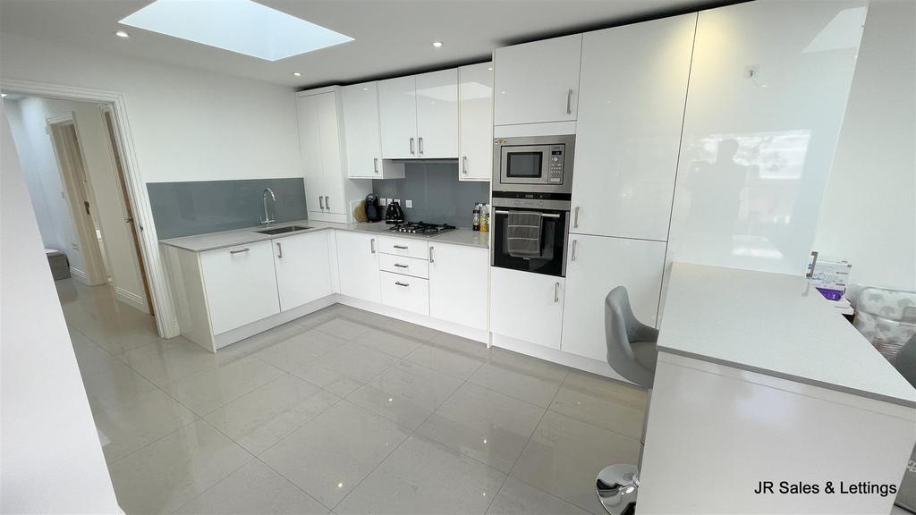 Mansfield Place, Cuffley 1 bed flat for sale £359,995