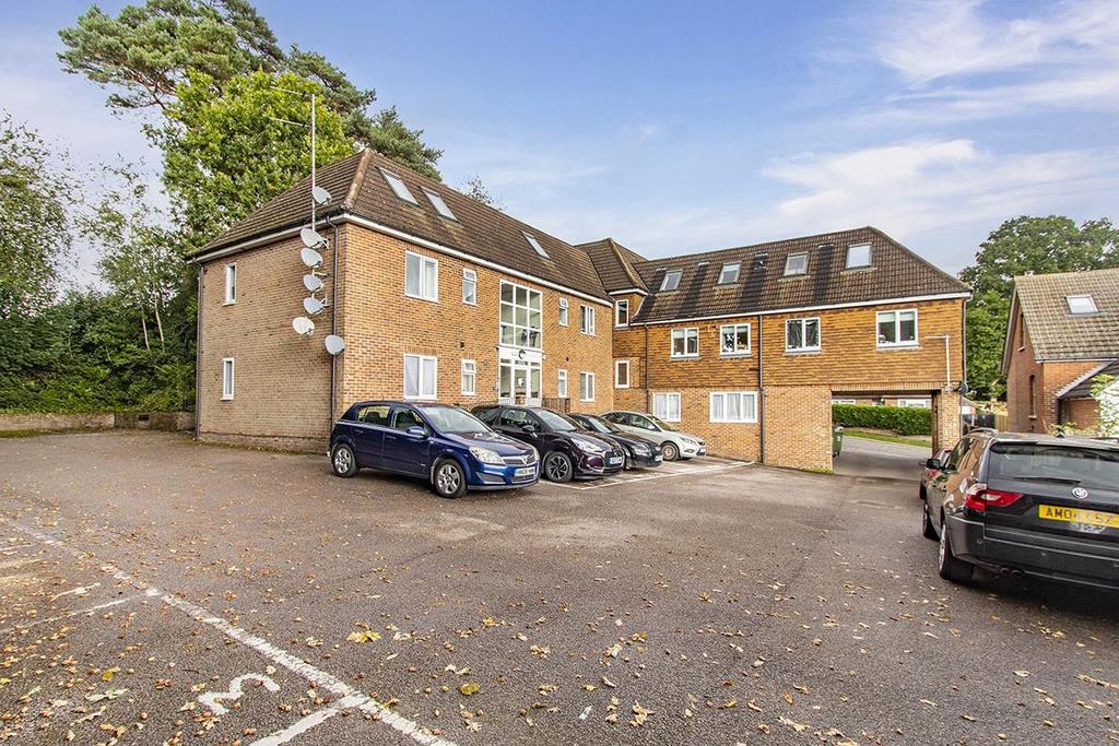 Cherwell Road, Heathfield 2 bed flat £200,000