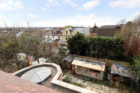 21 Malcolm Road, London, SW19 4AS