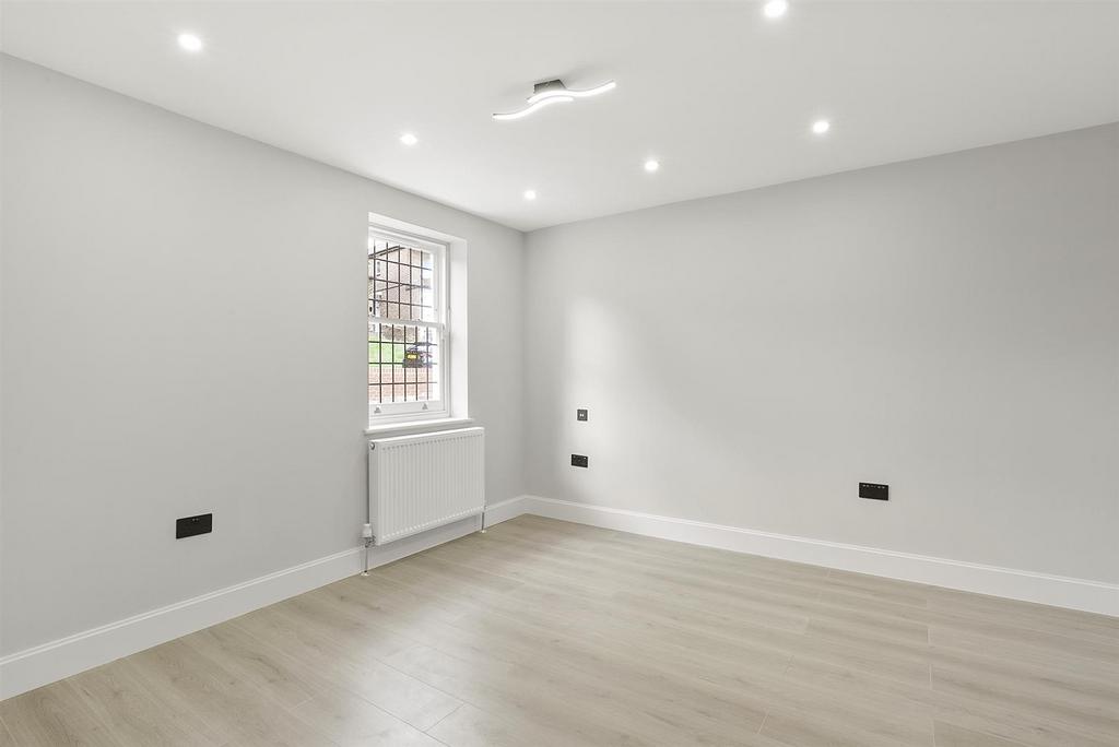 112 Elms Lane - DXBe4 DHav25 Pt44 YHJpd.jpg