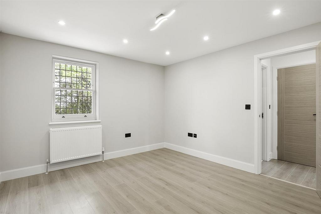 112 Elms Lane - UUIU51 FSybf G1 Kh Nrm Tx.jpg