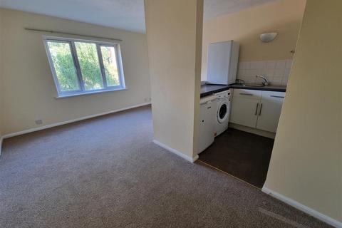 1 bedroom flat for sale - St Benedicts Close, Tooting