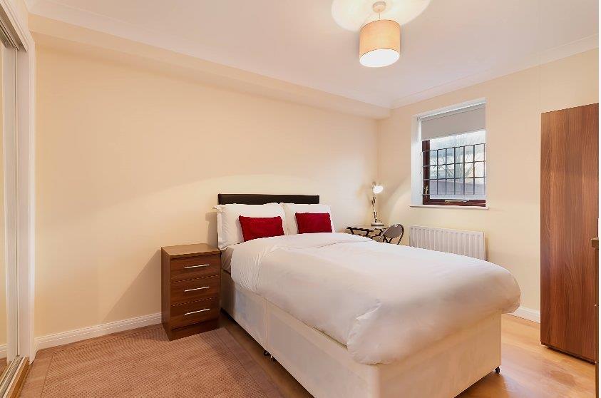 Plover Way, Surrey Quays SE16 House share £900 pcm (£208 pw)