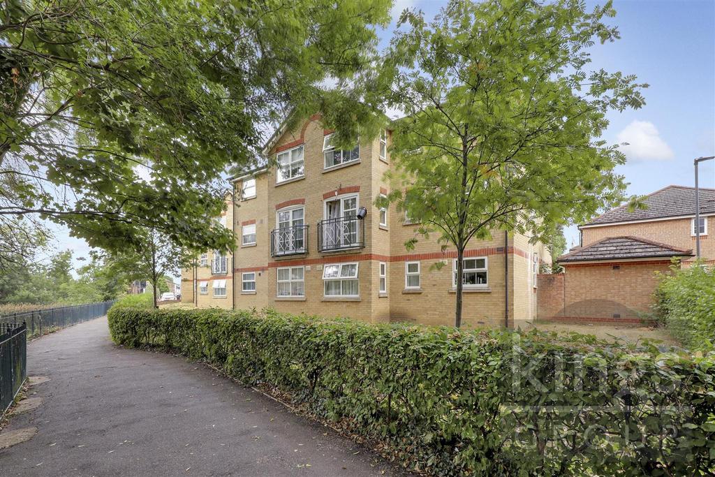 Harston Drive, Enfield 2 bed apartment for sale £280,000