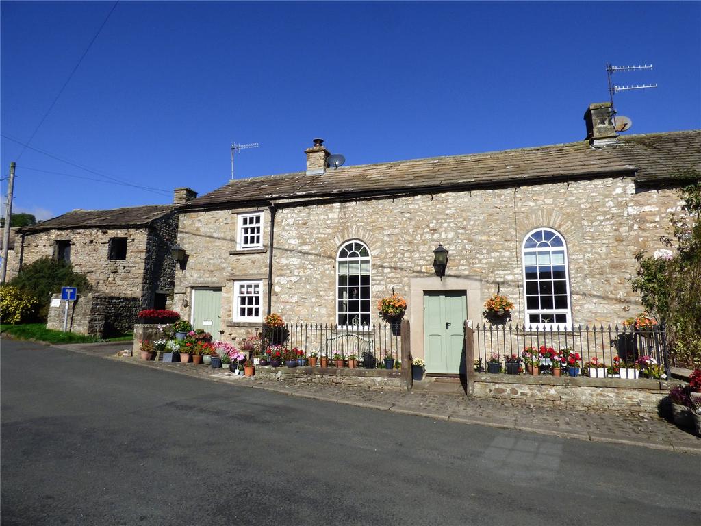 Thoralby, Leyburn, North Yorkshire, DL8 2 bed semidetached house for