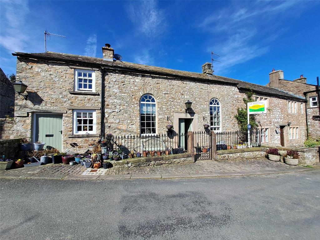 Thoralby, Leyburn, North Yorkshire, DL8 2 bed semidetached house for