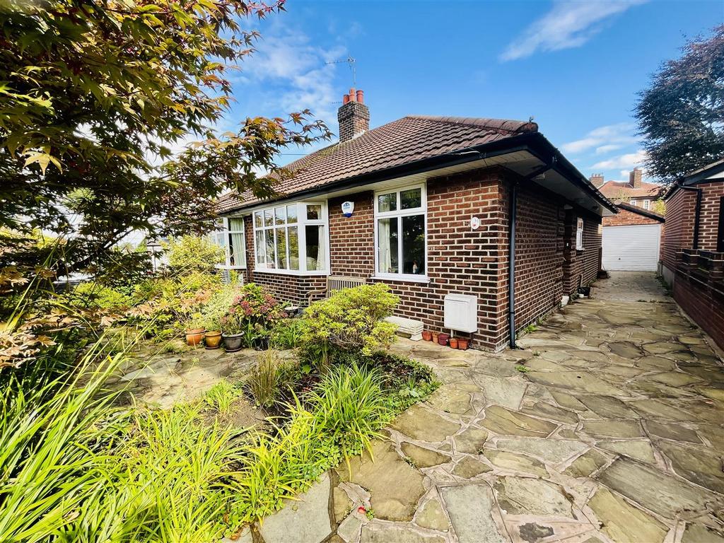 Acacia Avenue, Hale, Altrincham 2 bed bungalow £475,000