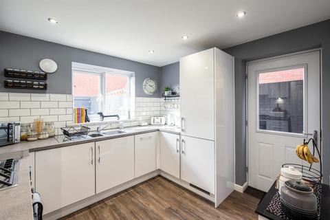 65 Herringbone Way, Kingswinford, DY6 7NE