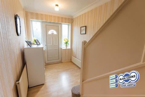 3 bedroom semi-detached house for sale - Talbot Avenue, Moortown