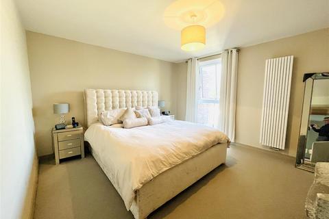 3 bedroom apartment for sale, Hale Road, Hale Barns, Altrincham