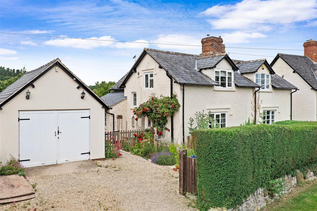 Main Street, Dumbleton, Evesham 2 bed semidetached house for sale £