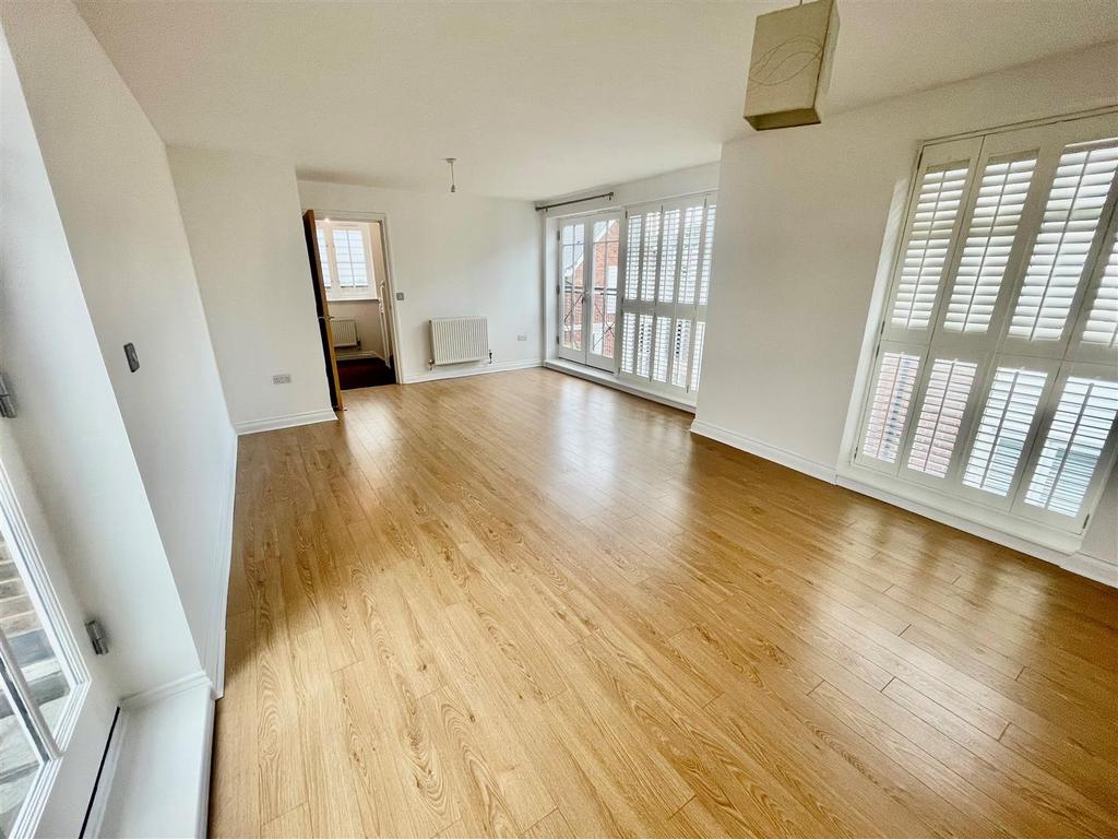 31 Ames Way 2.jpg