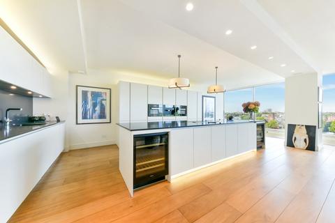 3 bedroom penthouse to rent, Hester Road, SW11