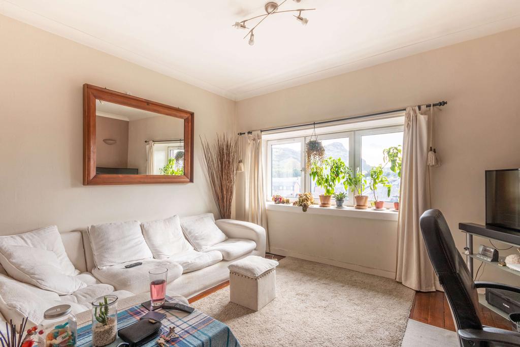 London Road Edinburgh EH7 5TT United... 1 bed flat £825 pcm (£190 pw)
