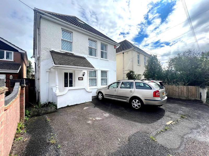 Barton Lane, Barton On Sea, Hampshire. BH25 7PW 5 bed detached house
