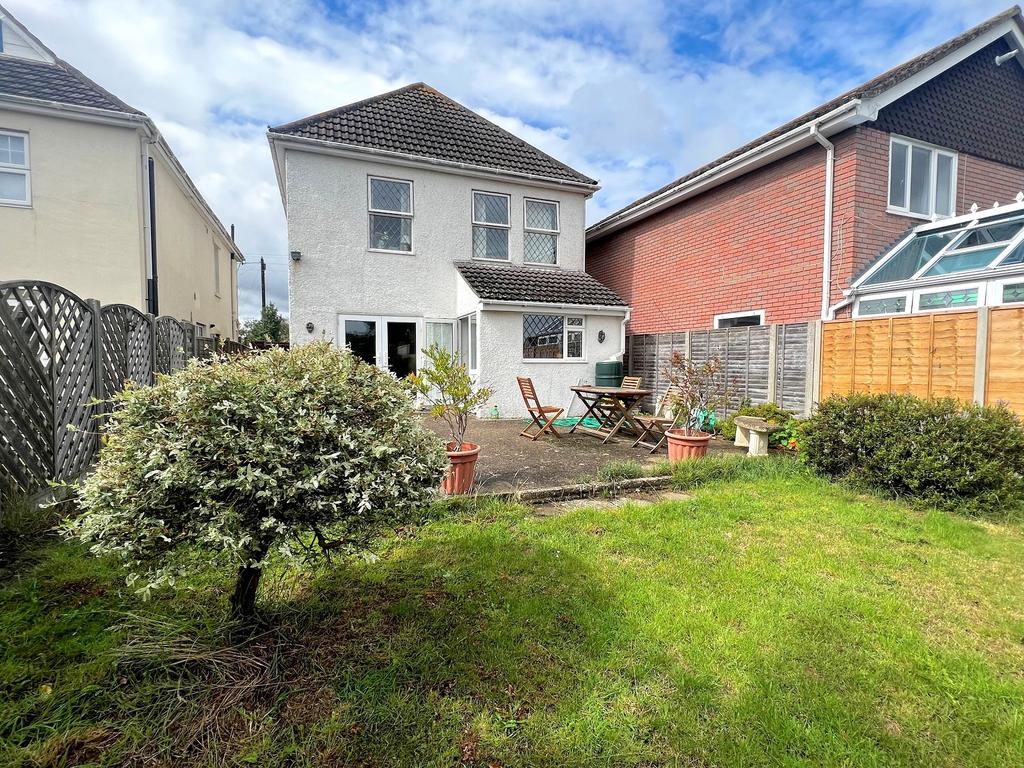 Barton Lane, Barton On Sea... 5 bed detached house £674,950