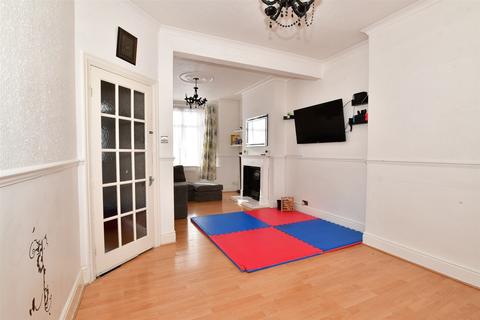 25 Twyford Road, Ilford, IG1 2QN
