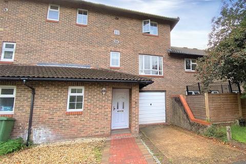 3 bedroom townhouse for sale, Bere Road, Bracknell, Berkshire, RG12