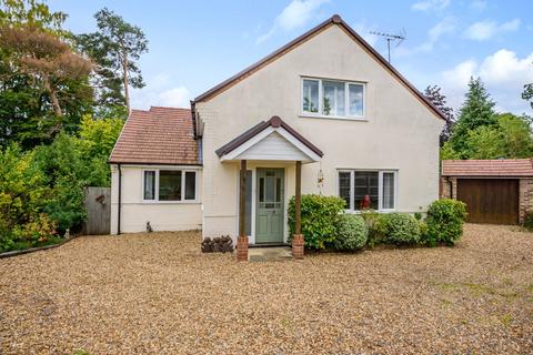 8 Ridgeway Close, Lightwater, GU18 5XU