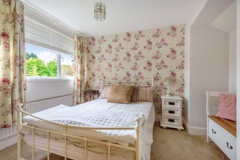 8 Ridgeway Close, Lightwater, GU18 5XU