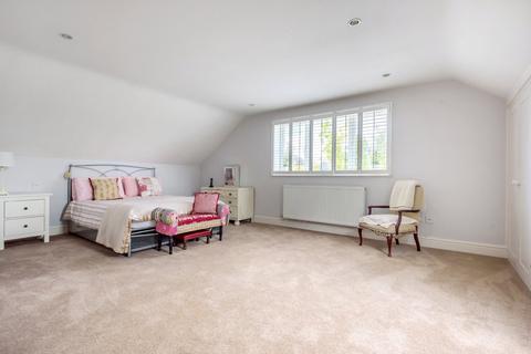 8 Ridgeway Close, Lightwater, GU18 5XU