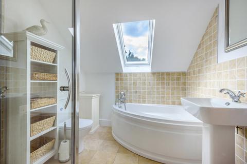 8 Ridgeway Close, Lightwater, GU18 5XU
