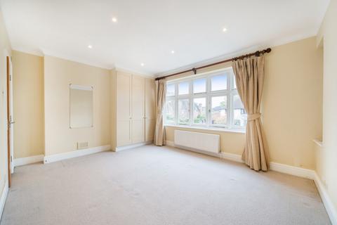 4 bedroom detached house to rent, West Grove, Hersham, Walton-On-Thames, KT12