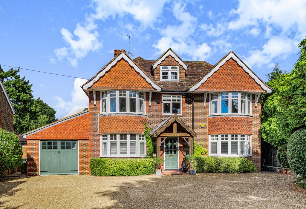 Comptons Lane, Horsham, West Sussex 5 bed detached house for sale £
