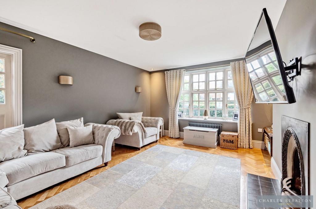 Reed Pond Walk, Gidea Park 4 bed detached house £1,000,000