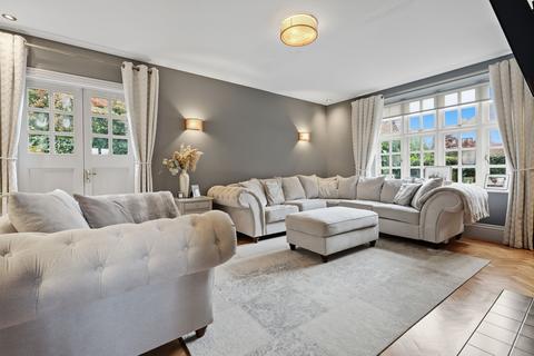 4 bedroom detached house for sale, Reed Pond Walk, Gidea Park
