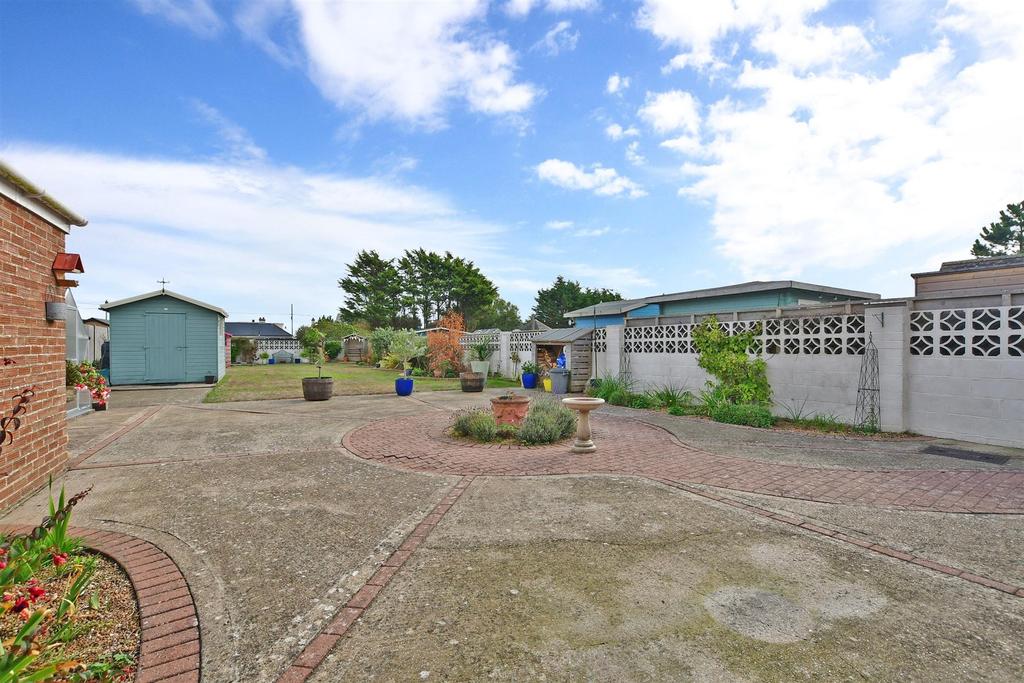 Roberts Road, Greatstone, New Romney... 3 bed detached bungalow £450,000